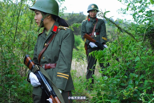 唯美之家 - 外拍军装三模特 第 199 张图片