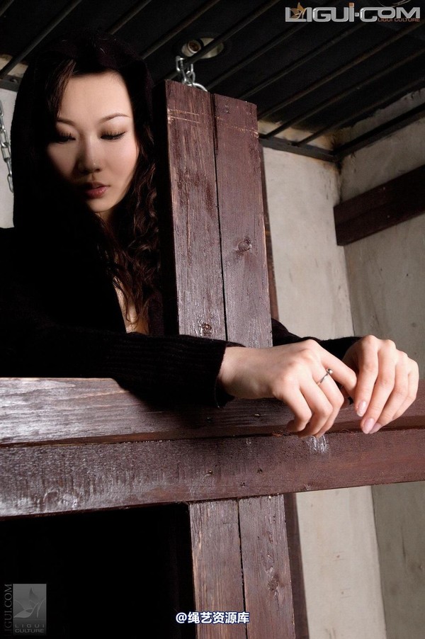 丽柜美束 - 2008-10-19 露露 第 15 张图片