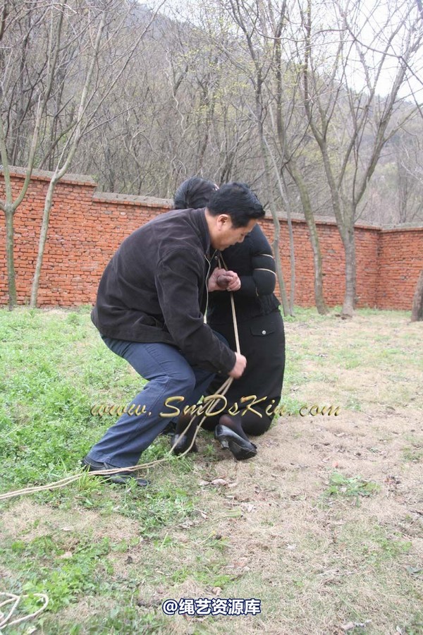 锐度主张 - 2009年第21期捆绑图（2009.4.26）3.28聚会，同好MM极限紧缚 第 77 张图片