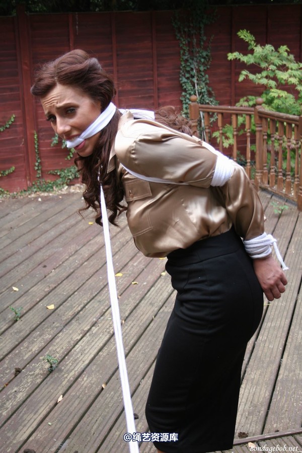 bondagebob - Chrissy Leashed 第 28 张图片