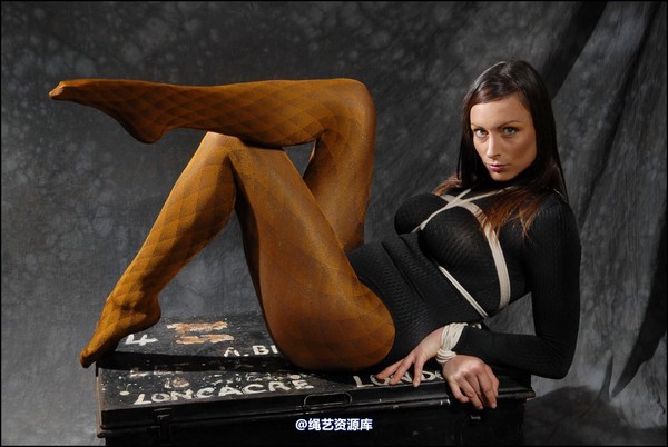 simplytied - Gold and Black tights 第 9 张图片