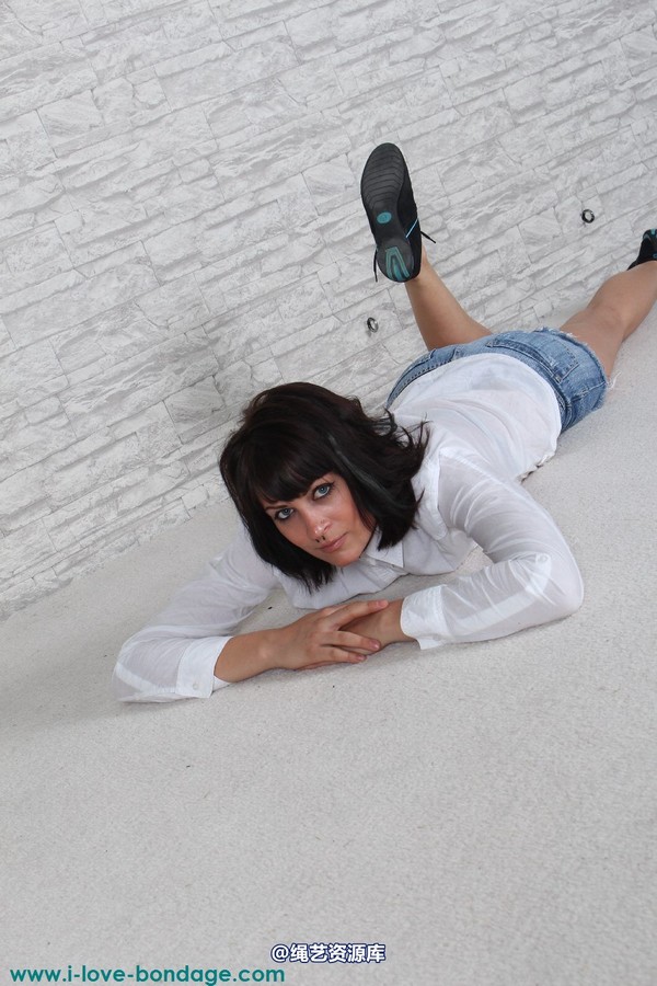 girlsinsteel - Handcuff hogtied 第 12 张图片