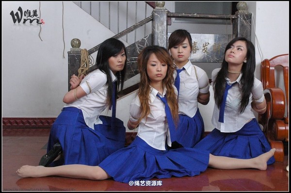 唯美之家 - 2008-09-24制服群绑 第 11 张图片