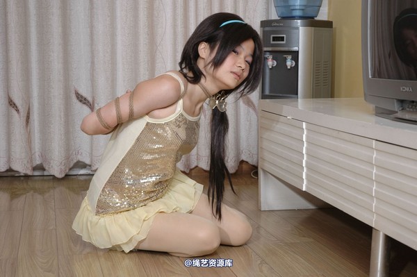 唯美之家 - 黄衣吊带 第 46 张图片