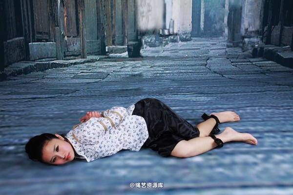 神艺缘 - 227-古朴老街上的少女 第 15 张图片
