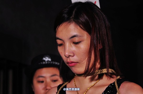 mj影视 - 影林樵夫“红颜车模”套图―绑好了交付执行 第 101 张图片