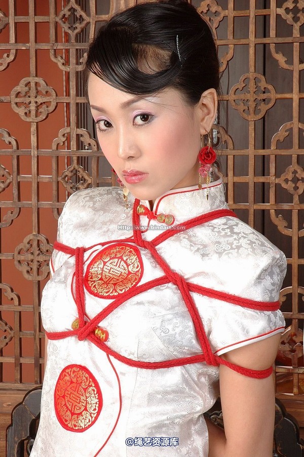 丽柜美束 - 2006-08-01 第 31 张图片