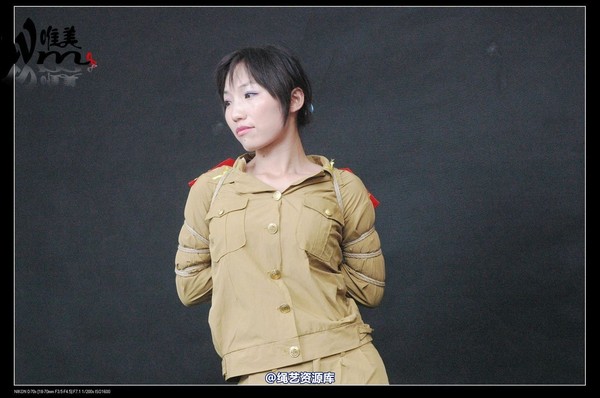 唯美之家 - 2008-08-06水柔军装 第 185 张图片