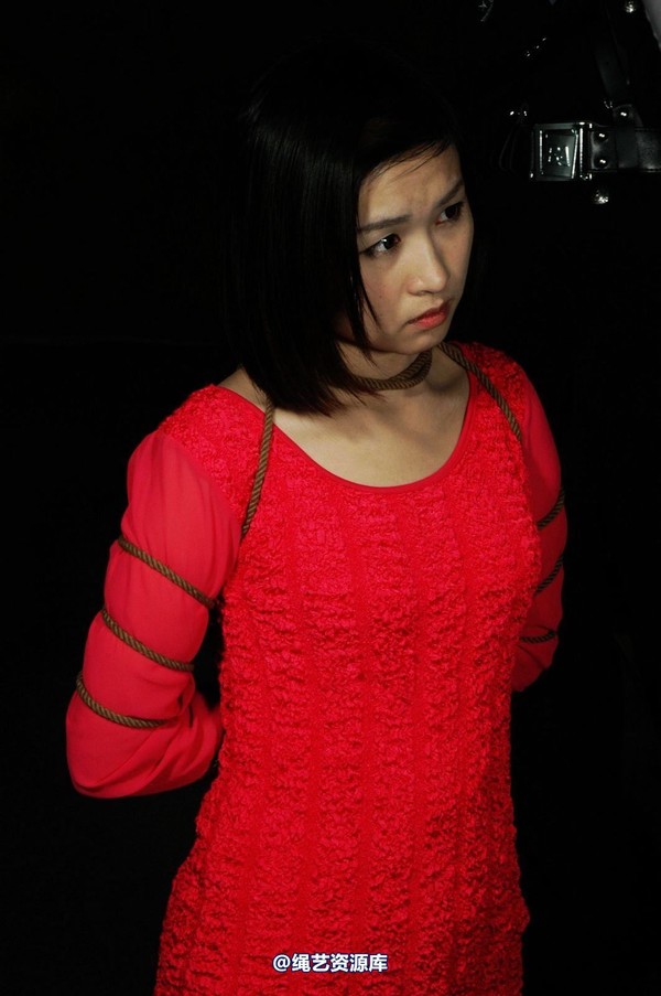 mj影视 - 梅晓枫―临刑捆绑2013-05-09 第 8 张图片