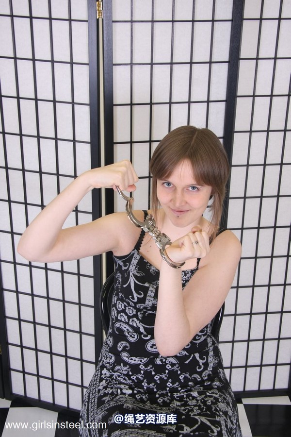 girlsinsteel - Girl, who loves to be handcuffed 第 5 张图片