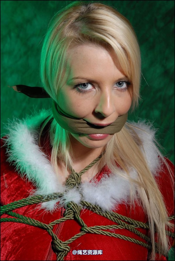 simplytied - Santas girl tied 第 40 张图片