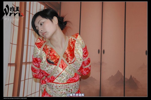 唯美之家 - 08-05-29盈盈汉服-护士装 第 199 张图片