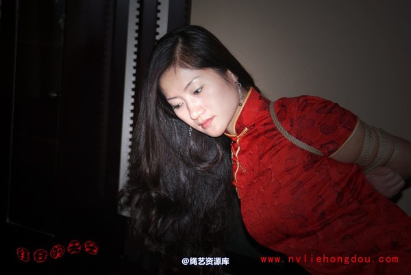 红豆的天空 - 09红豆旗袍装 孤寂的美 第 14 张图片