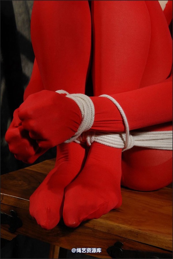 simplytied - Fawnya red encasement 第 29 张图片
