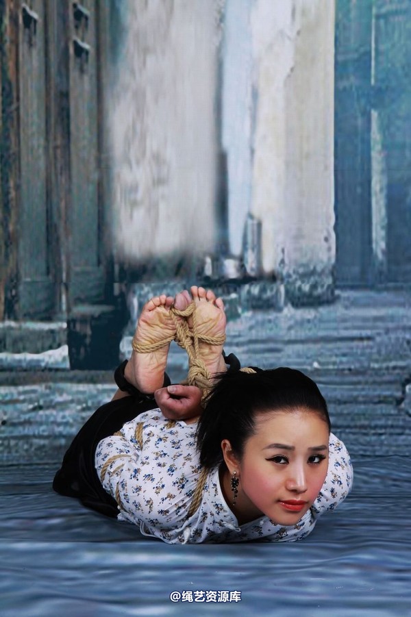 神艺缘 - 227-古朴老街上的少女 第 31 张图片