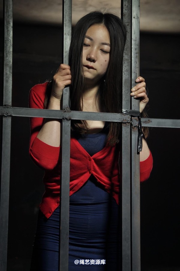 mj影视 - 车模梅晓雯 第 27 张图片