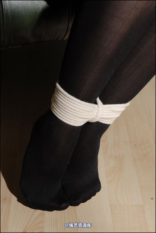 simplytied - Black op tight 第 25 张图片
