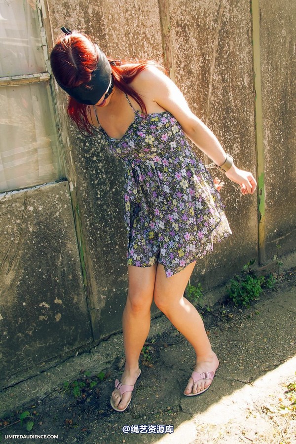 limitedaudience - 2013 scarlett blindfolded walk 第 20 张图片