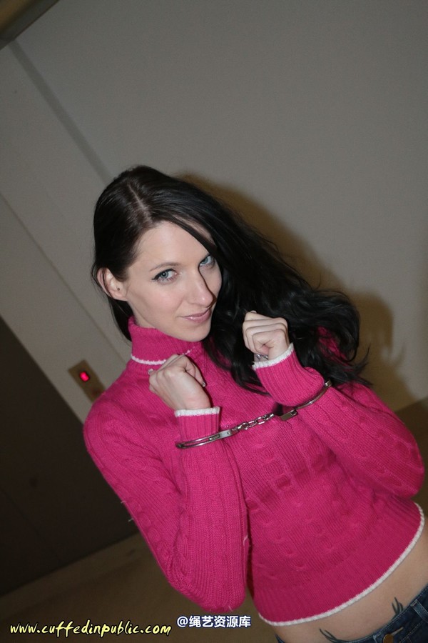 girlsinsteel - Alone at the basement 第 18 张图片