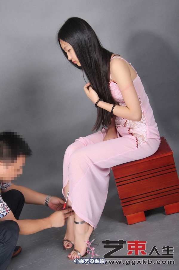 艺束人生 - 022-芬芬钢枷金属高跟体验 第 22 张图片