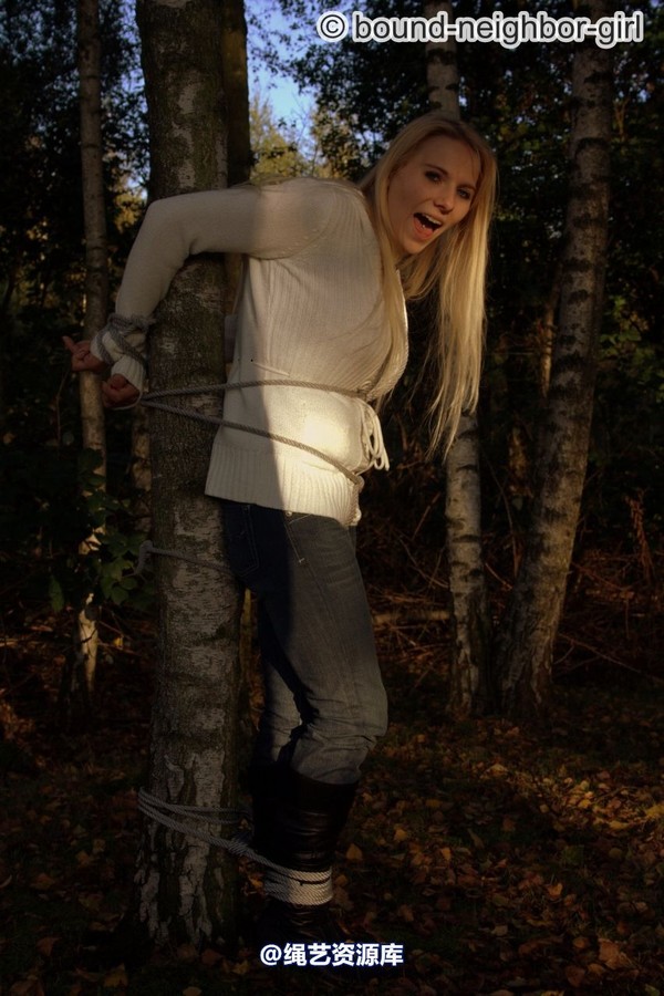 bound-neighbor-girl - Bambi - Tied up in the autumn woods Part 1 第 16 张图片