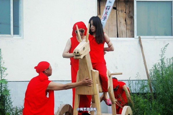 mj影视 - 血的代价-红罪衣刑场木驴斩－梅晓芳2013-08-26 第 236 张图片