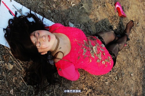 mj影视 - 2013-3-5陈沫踏青 黑丝美女最终的不归路 第 408 张图片