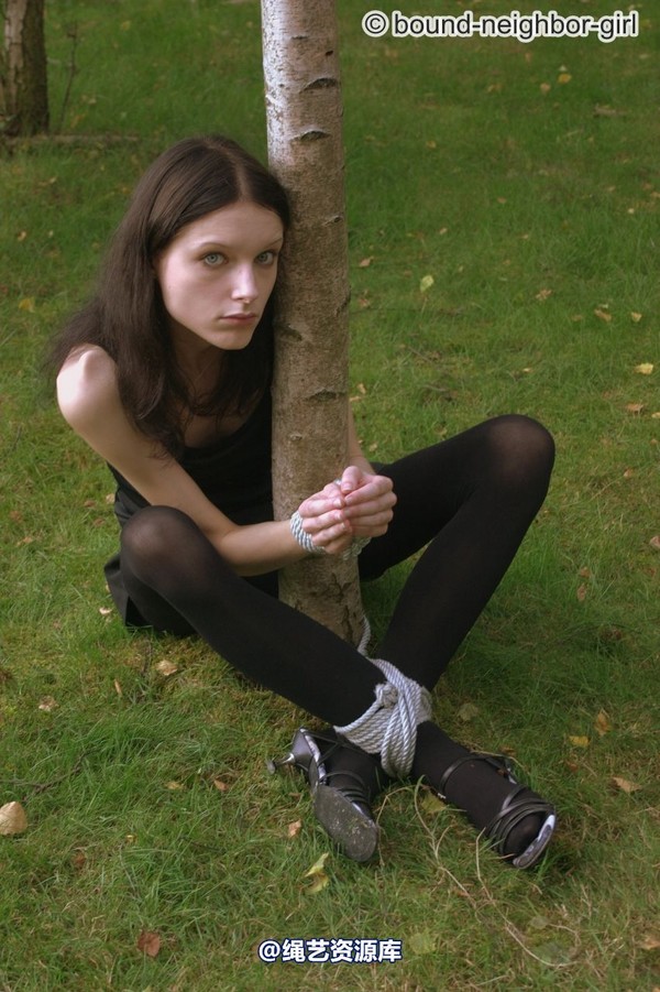 bound-neighbor-girl - Tanja - Tied up in the forest 1 第 30 张图片