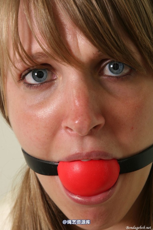bondagebob - Sapphire Blu Open wide and shut up! 第 96 张图片