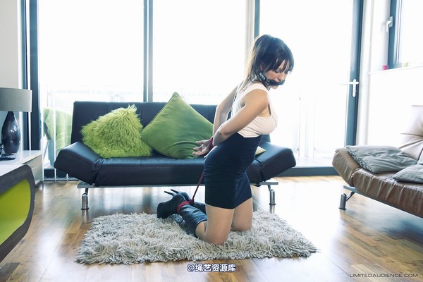 limitedaudience - 2012 sapphire tied on rug 2 第 14 张图片