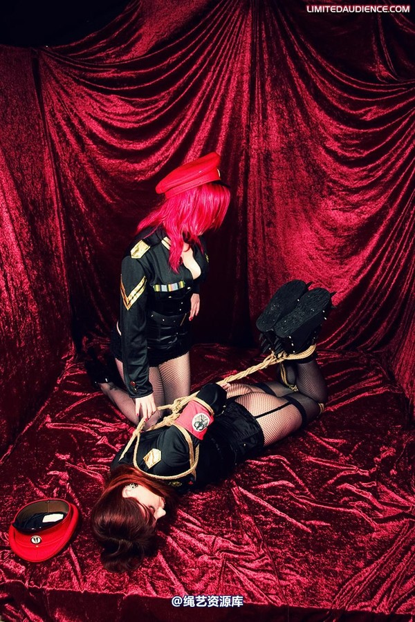 limitedaudience - 2009 scarlett shrinking violet agents in training 第 10 张图片