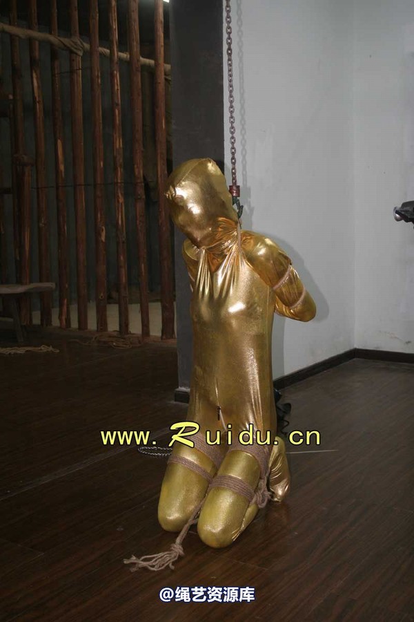 锐度主张 - 20070921第34期 影片胶衣紧缚悬吊图片 第 49 张图片