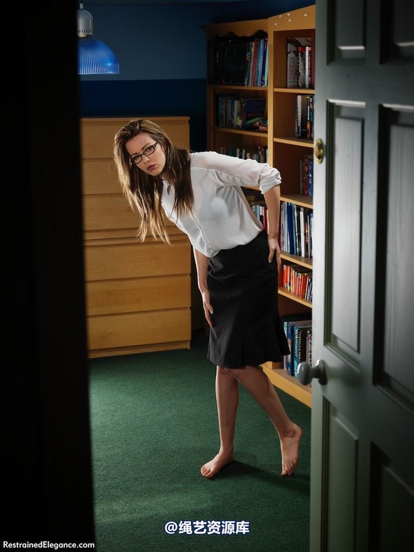 restrainedelegance - Intruder in the Library! 第 10 张图片