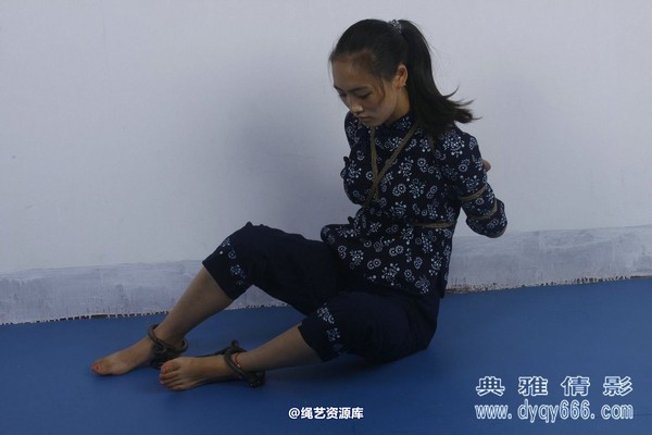 典雅倩影 - 324-女交通员被捕 第 70 张图片