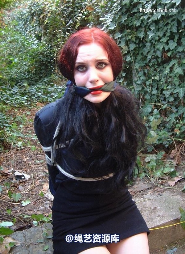bondagebob - Morrigan Outdoor Bondage 第 44 张图片