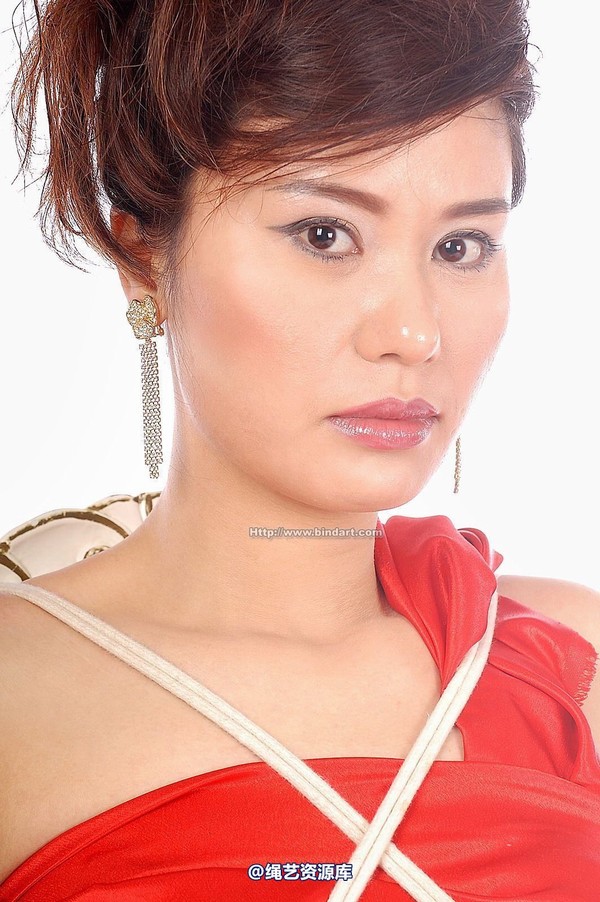 丽柜美束 - 2007-10-09 玲玲 第 21 张图片
