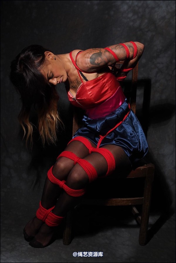 simplytied - Carla tied in red rope 第 21 张图片