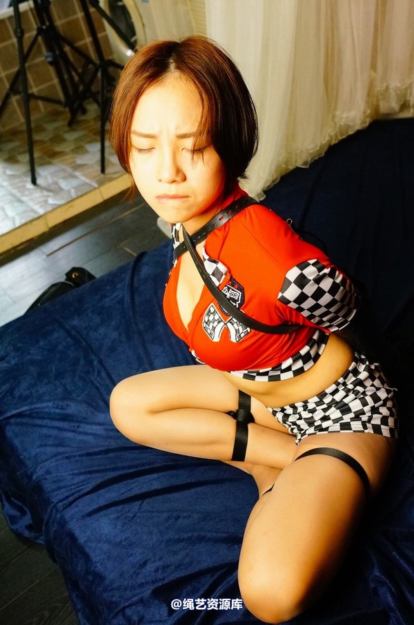 dk13美束馆 - 9.16-小仙儿赛车女郎-B120P 第 107 张图片