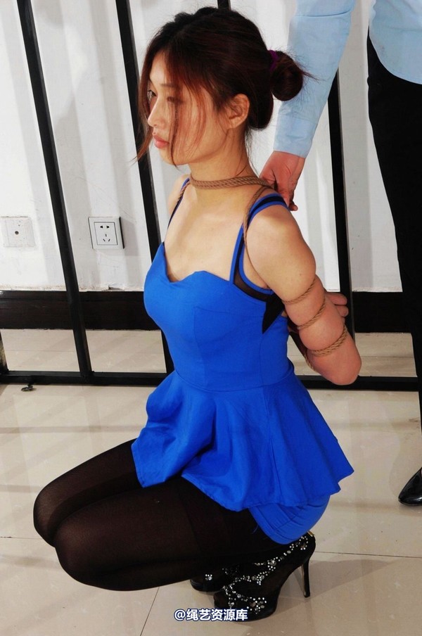 mj影视 - 倾心 前凸后翘的性感黑丝女犯-2013-03-26 第 44 张图片