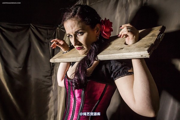 limitedaudience - 2014 caroline pierce in stocks 第 27 张图片