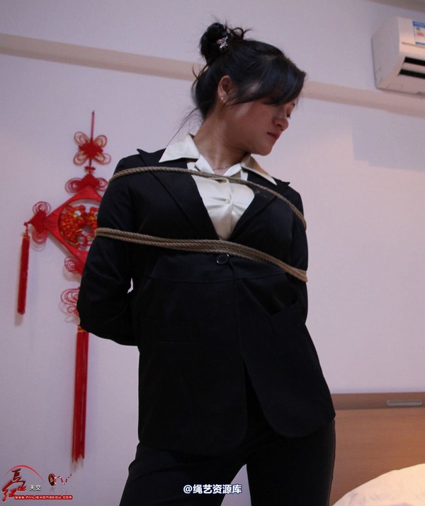 红豆的天空 - 会员水域约拍作品分享 黑西装 第 11 张图片