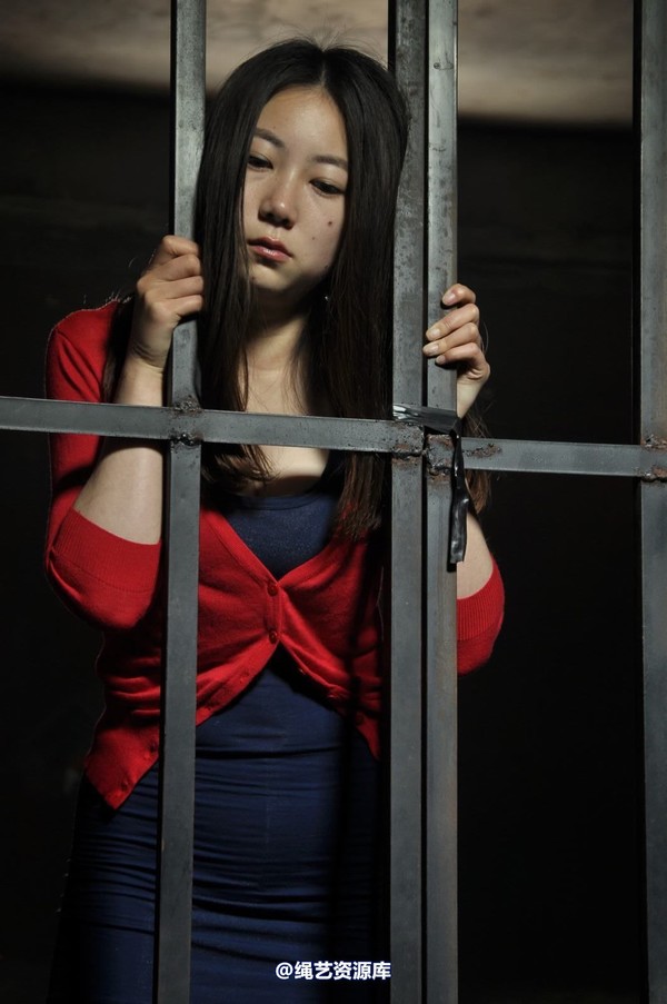 mj影视 - 车模梅晓雯 第 25 张图片