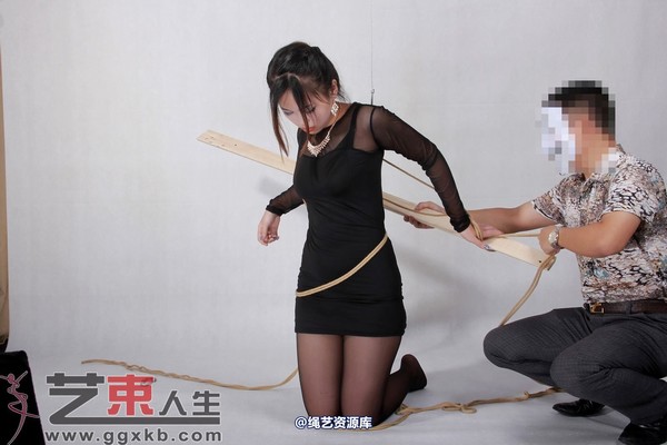 艺束人生 - 043-子怡黑丝 第 9 张图片