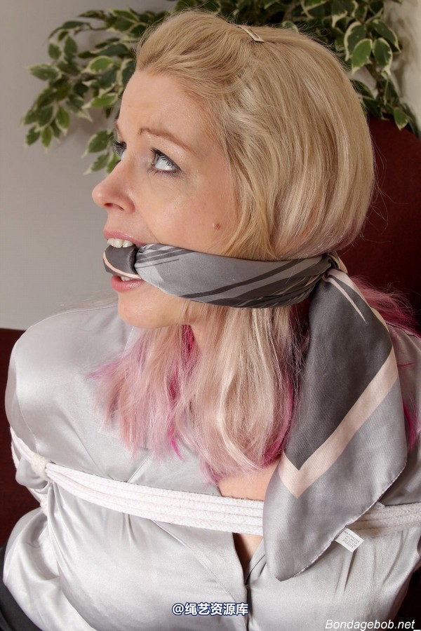 bondagebob - Temptress Kate The waiting Room 第 38 张图片