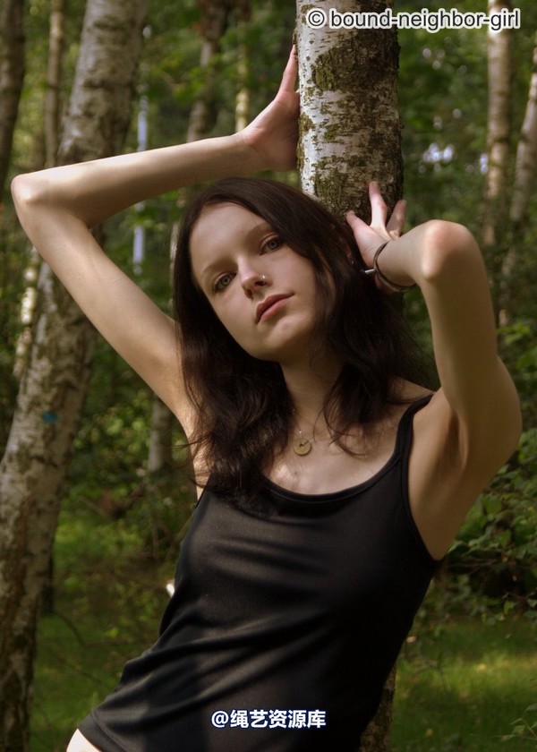 bound-neighbor-girl - Tanja - Tied up in the forest 1 第 6 张图片