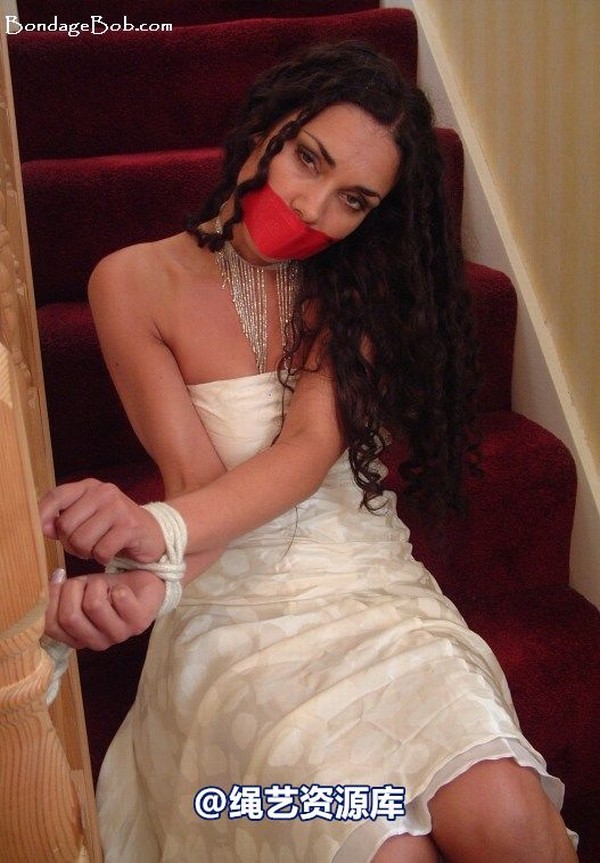 bondagebob - Robyn All dressed up with no where to go 第 24 张图片