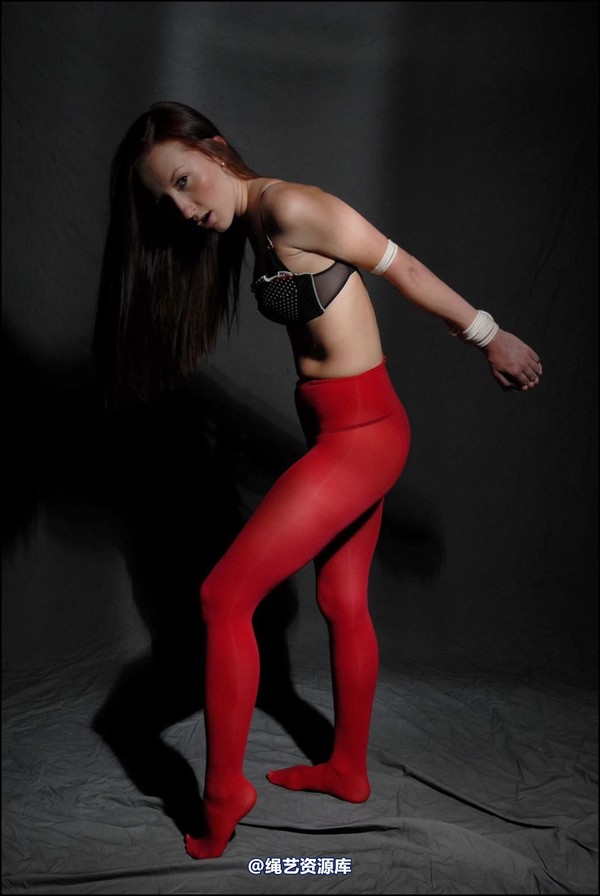 simplytied - Sophia in red 第 8 张图片