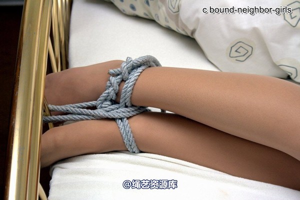 bound-neighbor-girl - Surprise when shooting with Laura Part 2 第 44 张图片