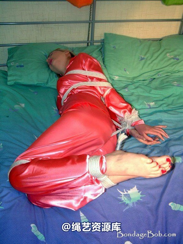 bondagebob - Chanta Rose Bound in her silk Jammies 第 6 张图片