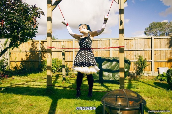 limitedaudience - 2012 raevan spread outdoors 第 16 张图片